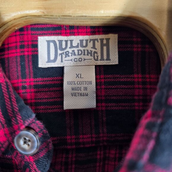 Duluth Trading Button Down Flannel Shirt XL Men's Long‎ Sleeve Red Black Plaid - Picture 6 of 10
